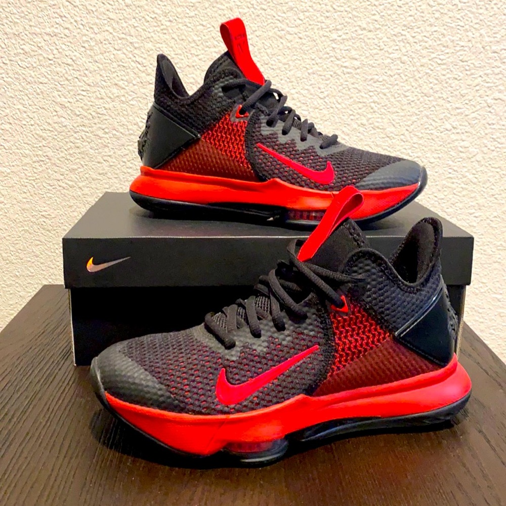 Lebron Wittness IV black and red